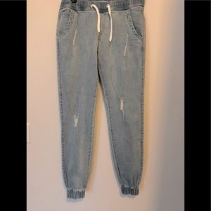 NWOT Womens distressed jogger jeans